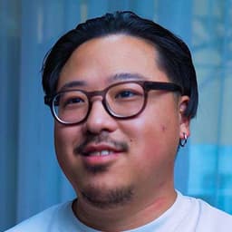 Berufstätiger Vu investierte in Kryptowährungen Berufstätige